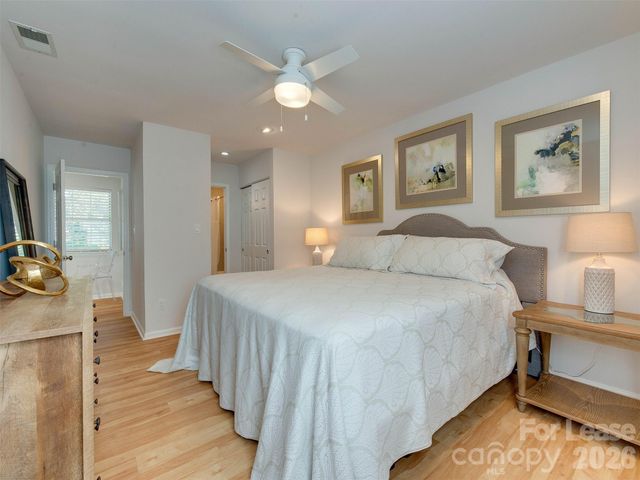 9006 Saint Thomas Lane, Charlotte, NC 28277
