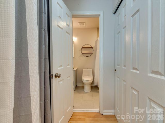 9006 Saint Thomas Lane, Charlotte, NC 28277