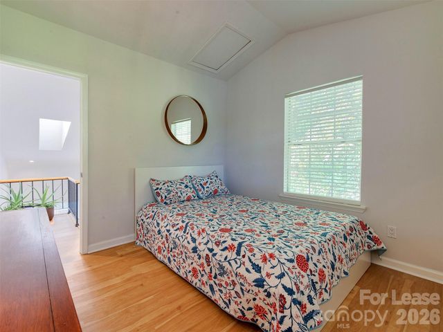 9006 Saint Thomas Lane, Charlotte, NC 28277
