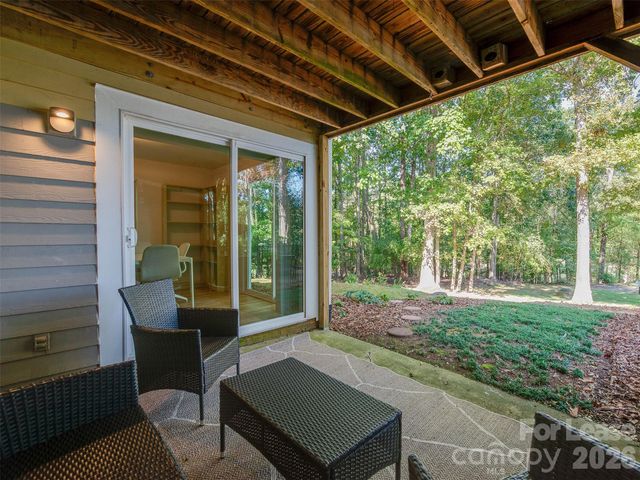 9006 Saint Thomas Lane, Charlotte, NC 28277