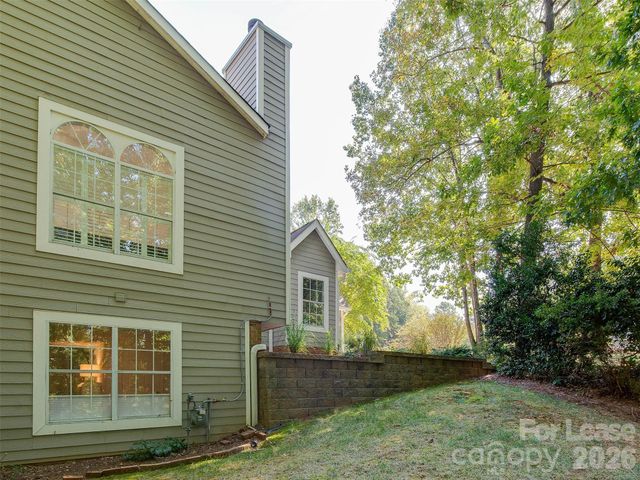 9006 Saint Thomas Lane, Charlotte, NC 28277