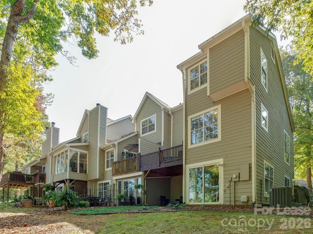 9006 Saint Thomas Lane, Charlotte, NC 28277