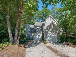 9006 Saint Thomas Lane, Charlotte, NC 28277