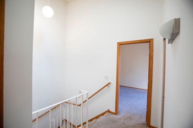 15805 24th Avenue N F, Plymouth, MN 55447