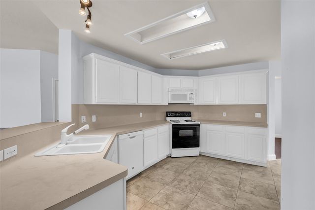 19615 Amistad Drive, Tomball, TX 77375