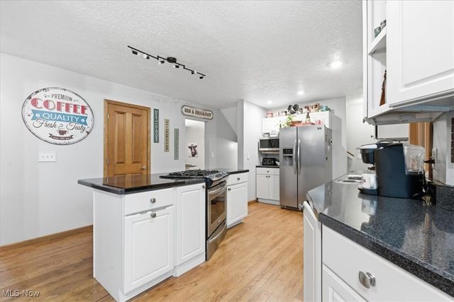 1621 Lakewood Circle, Washington, WV 26181