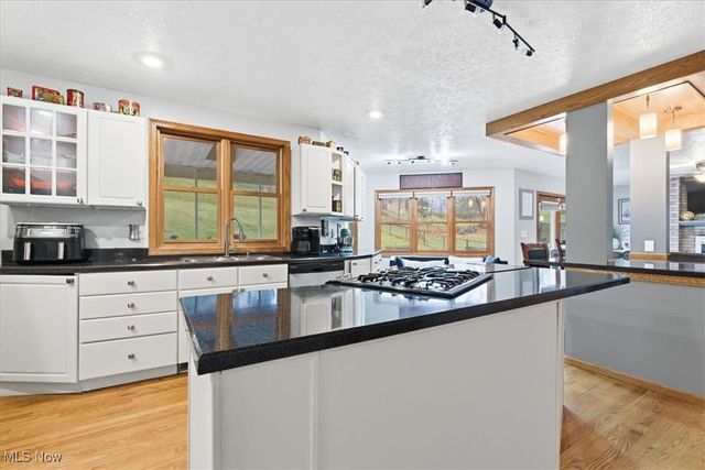 1621 Lakewood Circle, Washington, WV 26181