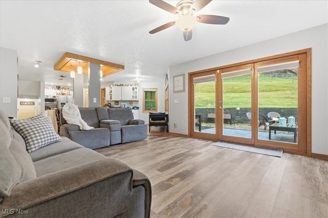 1621 Lakewood Circle, Washington, WV 26181