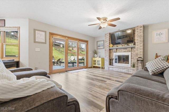 1621 Lakewood Circle, Washington, WV 26181