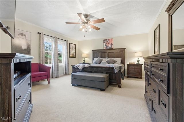 1621 Lakewood Circle, Washington, WV 26181