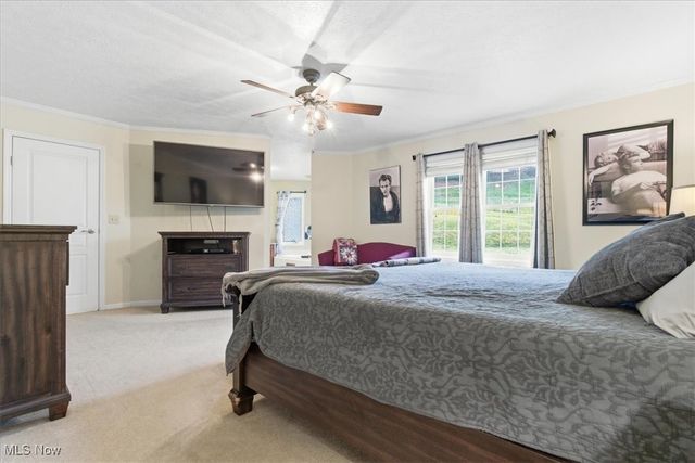 1621 Lakewood Circle, Washington, WV 26181