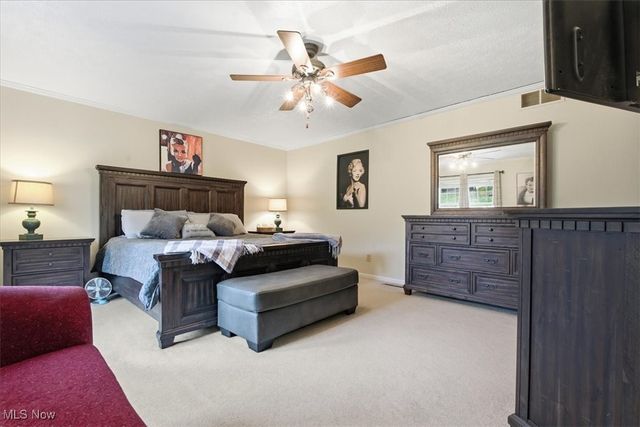 1621 Lakewood Circle, Washington, WV 26181