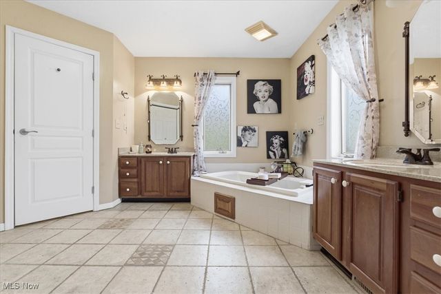 1621 Lakewood Circle, Washington, WV 26181