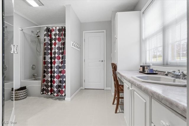 1621 Lakewood Circle, Washington, WV 26181