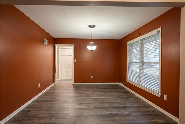 3712 SW Christiansen Drive, Blue Springs, MO 64014