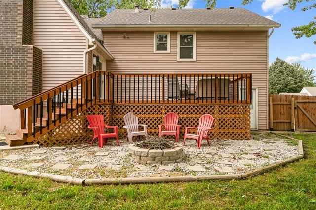 3712 SW Christiansen Drive, Blue Springs, MO 64014