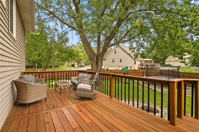 3712 SW Christiansen Drive, Blue Springs, MO 64014