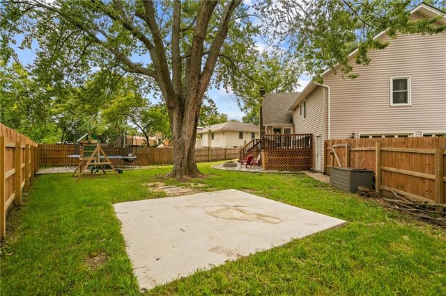 3712 SW Christiansen Drive, Blue Springs, MO 64014