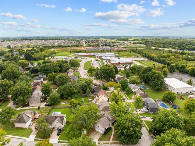 3712 SW Christiansen Drive, Blue Springs, MO 64014