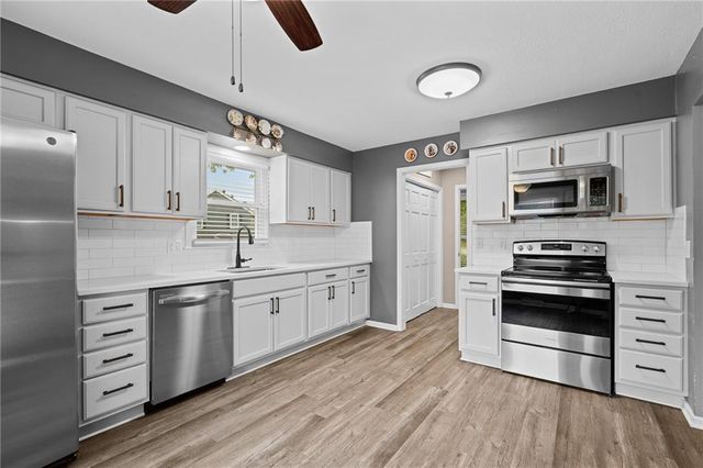 3712 SW Christiansen Drive, Blue Springs, MO 64014
