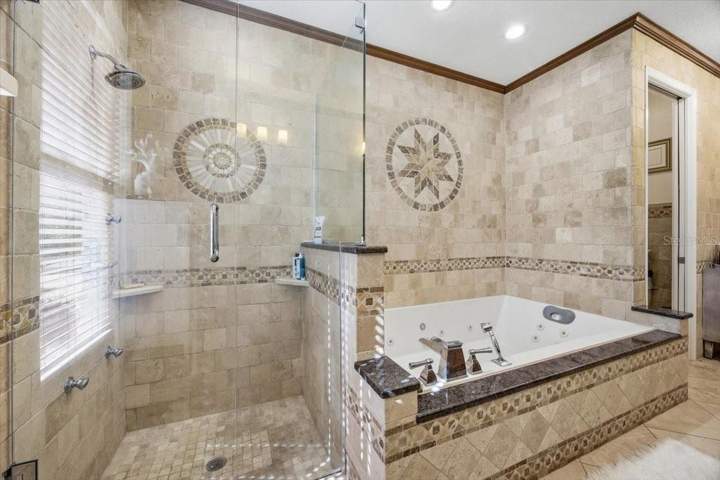 Image 18 of property listing at 13231 MEERGATE CIRCLE, Orlando, FL 32837