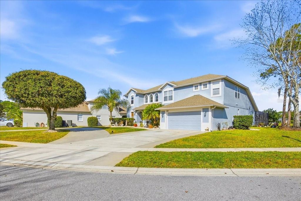 Image 3 of property listing at 13231 MEERGATE CIRCLE, Orlando, FL 32837