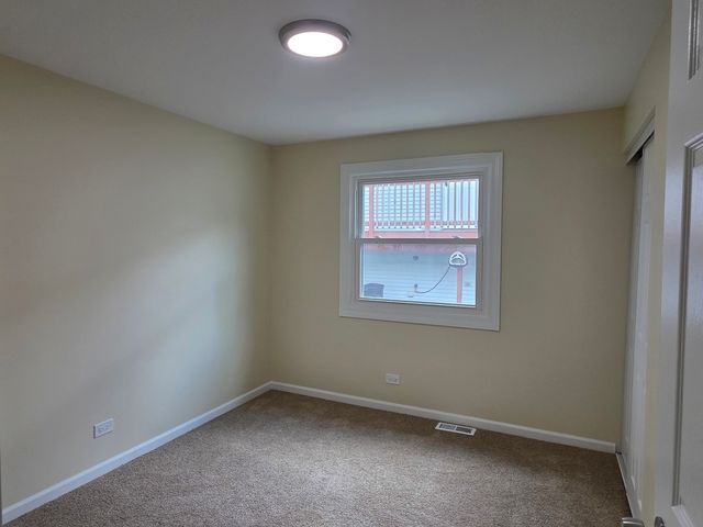 70 N Idlewild Avenue, Mundelein, IL 60060
