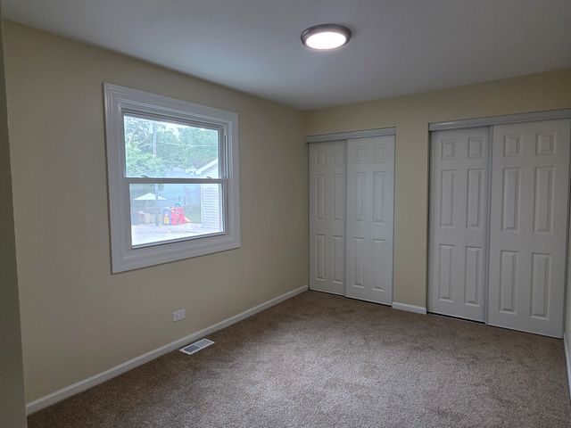 70 N Idlewild Avenue, Mundelein, IL 60060