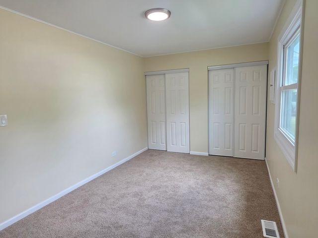 70 N Idlewild Avenue, Mundelein, IL 60060