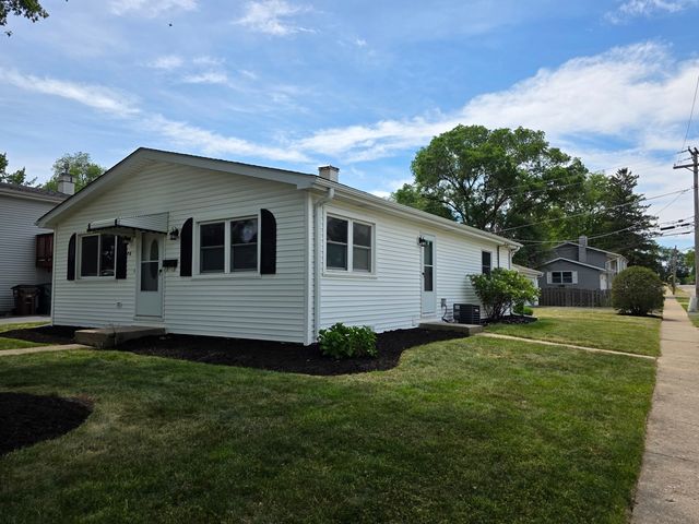 70 N Idlewild Avenue, Mundelein, IL 60060