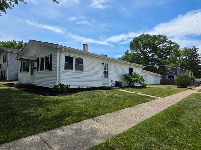 70 N Idlewild Avenue, Mundelein, IL 60060