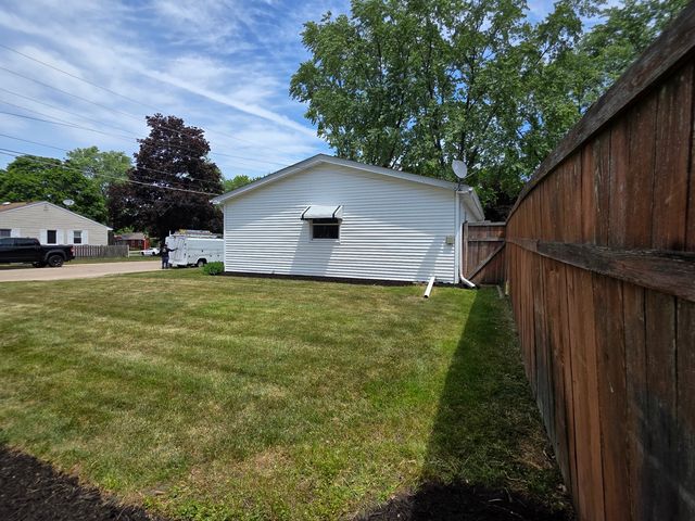 70 N Idlewild Avenue, Mundelein, IL 60060