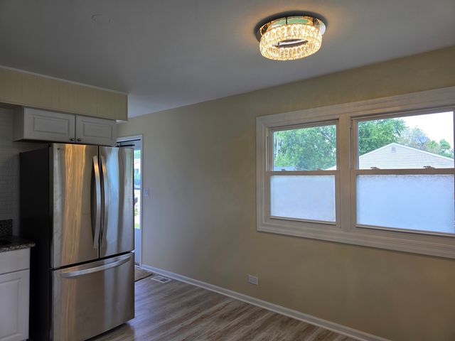 70 N Idlewild Avenue, Mundelein, IL 60060