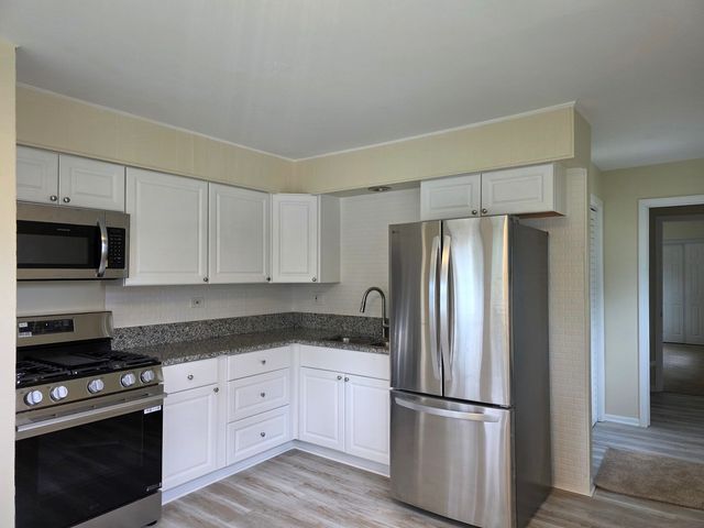 70 N Idlewild Avenue, Mundelein, IL 60060