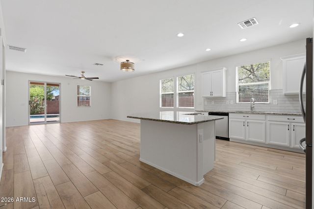 7857 W MOLLY Drive, Peoria, AZ 85383