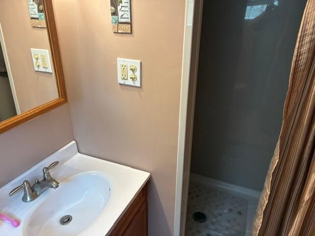 5840 Tennison Drive NE, Fridley, MN 55432