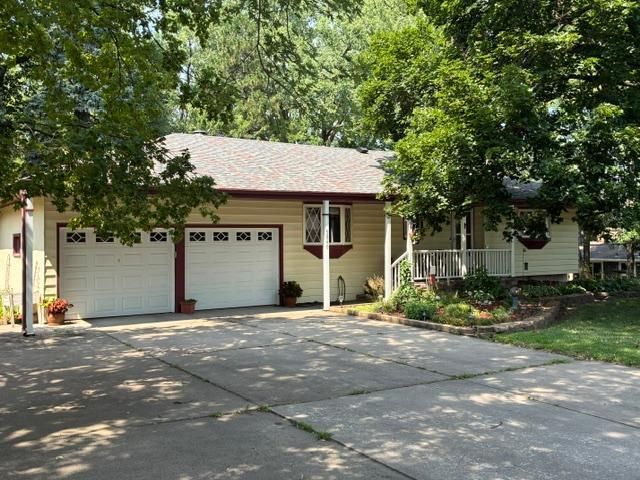 5840 Tennison Drive NE, Fridley, MN 55432
