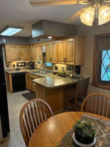 5840 Tennison Drive NE, Fridley, MN 55432