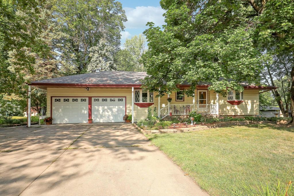 5840 Tennison Drive NE, Fridley, MN 55432 — photo 2