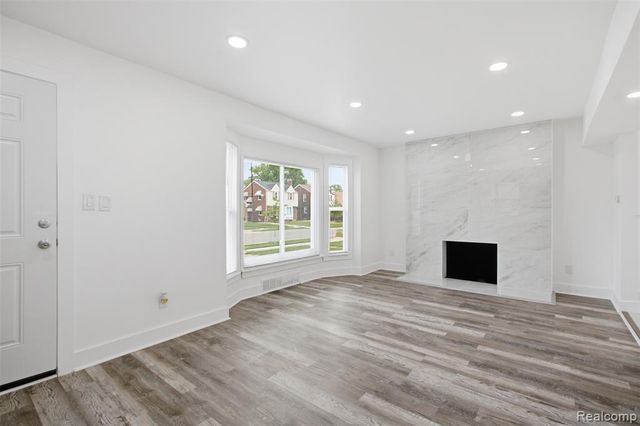 13810 Fairmount Drive, Detroit, MI 48205