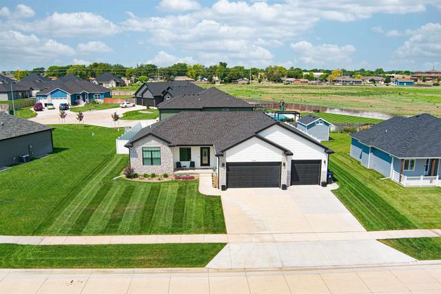 2736 Wet Stone Dr, Salina, KS 67401