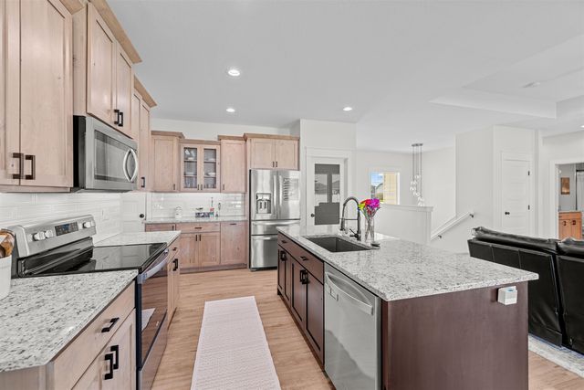 2736 Wet Stone Dr, Salina, KS 67401