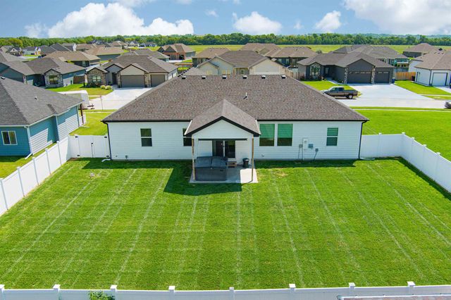 2736 Wet Stone Dr, Salina, KS 67401