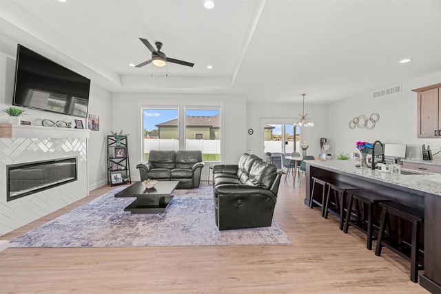 2736 Wet Stone Dr, Salina, KS 67401