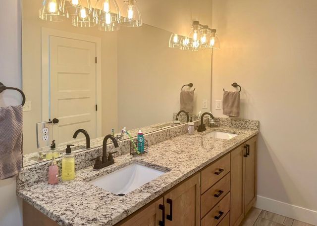 2736 Wet Stone Dr, Salina, KS 67401