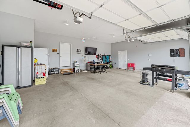 2736 Wet Stone Dr, Salina, KS 67401