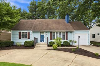 3705 W 71st Street, Prairie Village, KS 66208