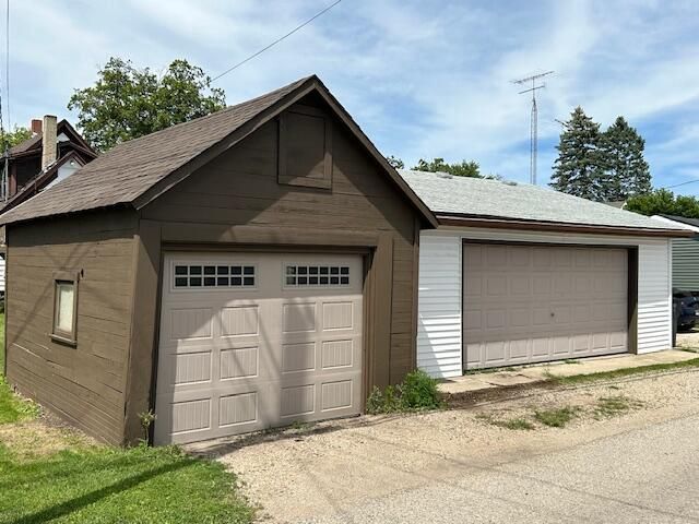 1104 Pleasant STREET, Lake Geneva, WI 53147