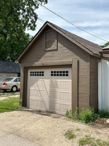 1104 Pleasant STREET, Lake Geneva, WI 53147
