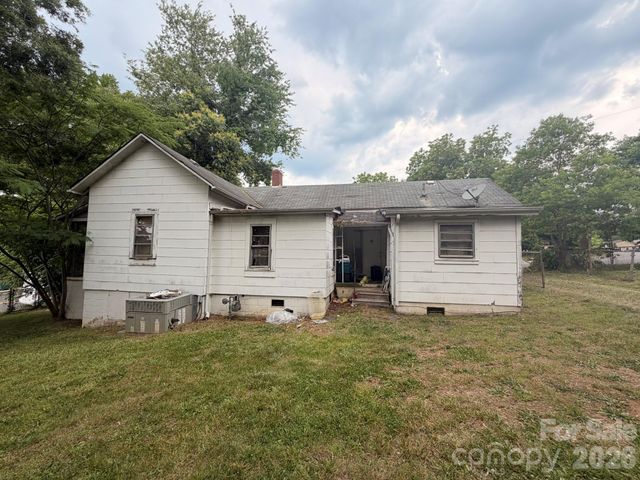 430 E D Street, Newton, NC 28658